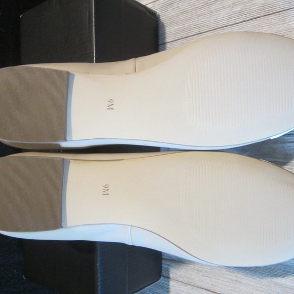NEW - Blair - Ivory and Cream colored flats - Size 9M - Picture 5 of 6